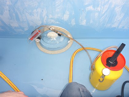 Unterdruckprobe der Düsenanbindung im Eckbereich