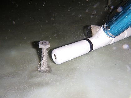 undichter Schrauben (Befestigung einer Rutsche)