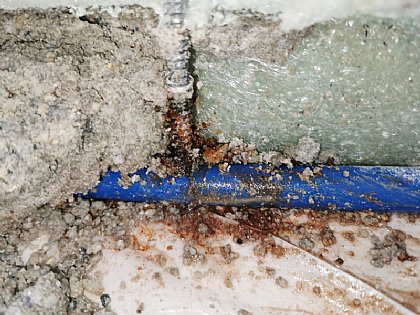 Schraube in der Leitung